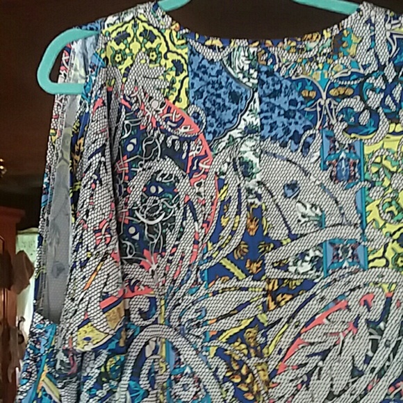 Multi cold shoulder dress blouse - Picture 3 of 4